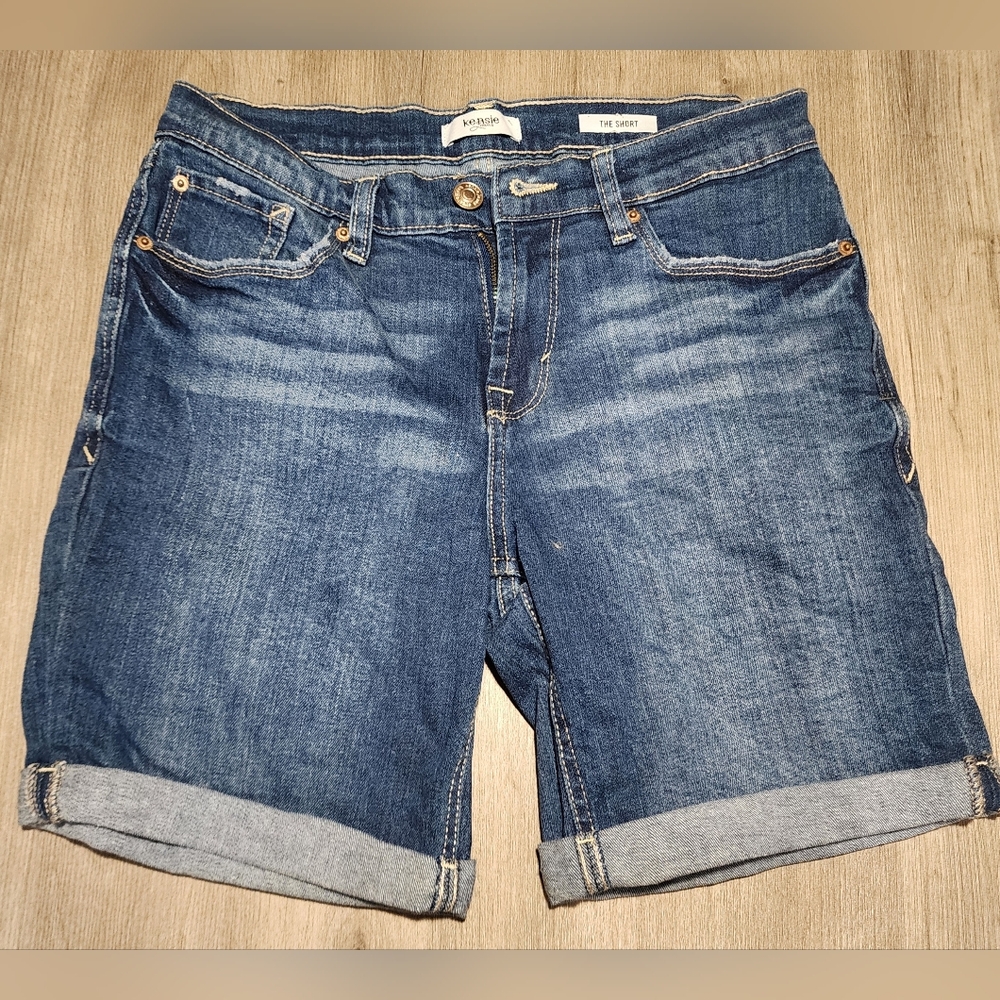 Jean shorts size M Kensie